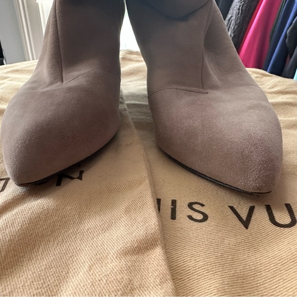 Louis Vuitton Suede Ankle Boots size 38 - Picture 3 of 8